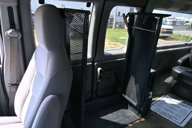 Used 2009 Ford E-150 and Econoline 150 Wagon RWD image 25