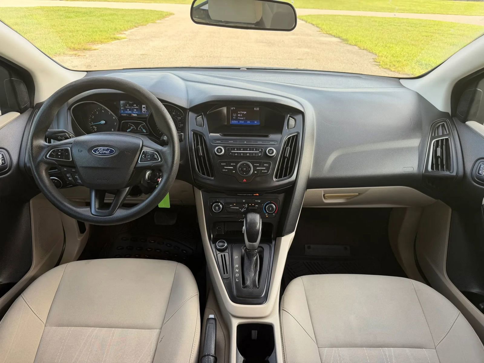 Used 2017 Ford Focus SE FWD image 10