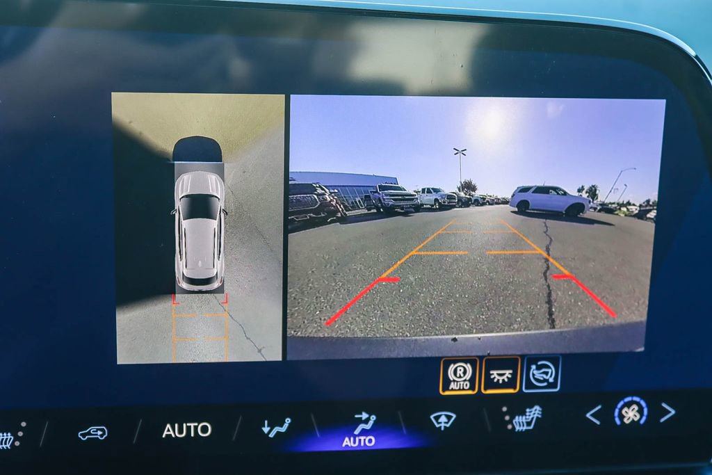 Used 2026 Chevrolet Equinox EV LT FWD image 22