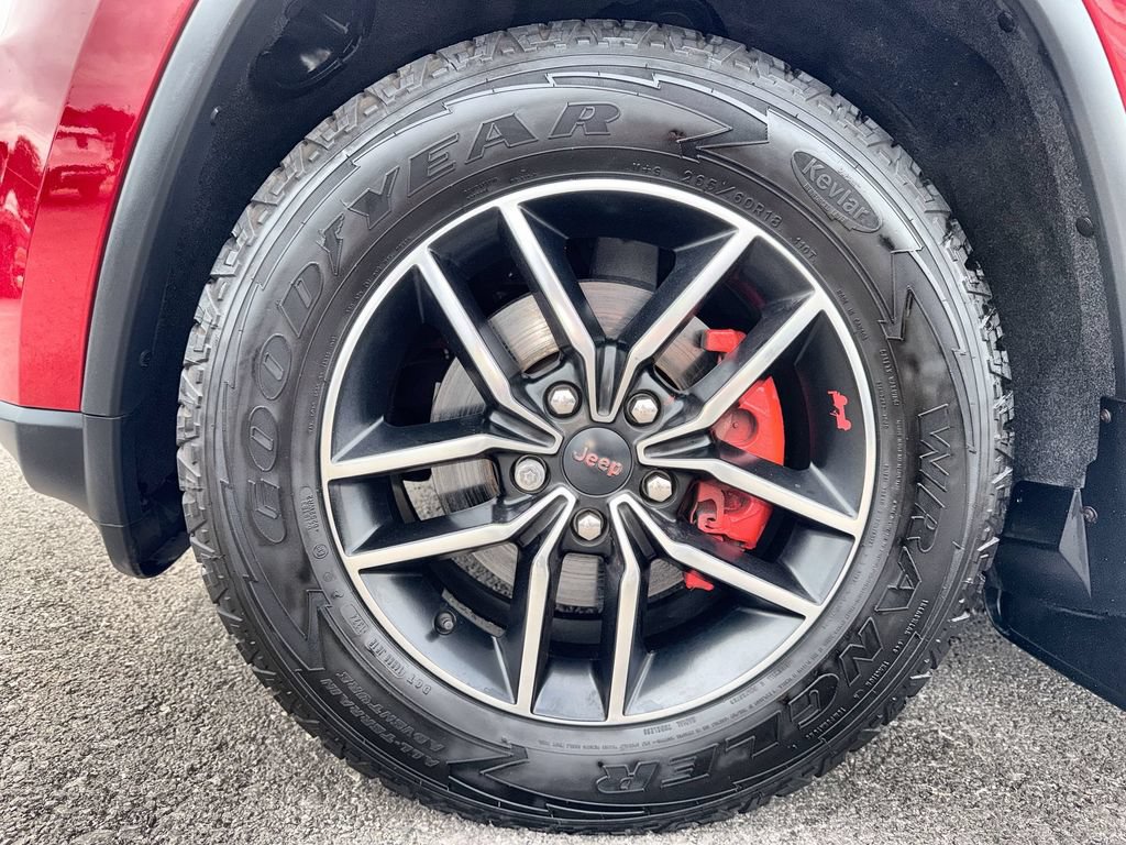 Used 2019 Jeep Grand Cherokee Trailhawk w/ Trailhawk Luxury Group AWD/4WD image 20