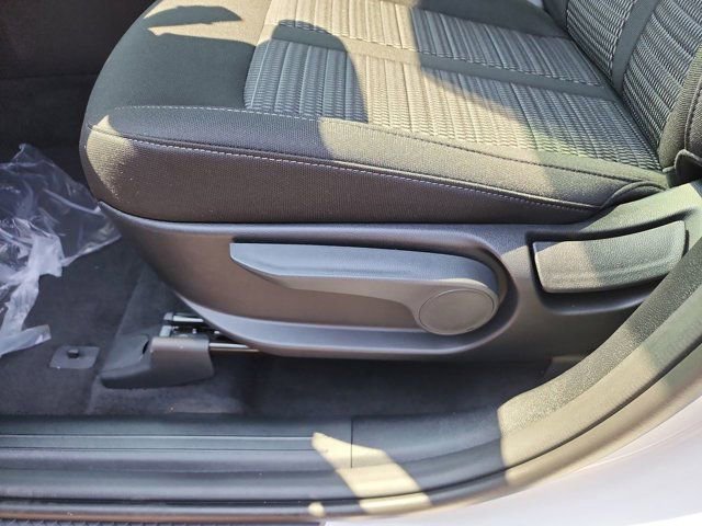 New 2026 Kia Sorento LX FWD image 16