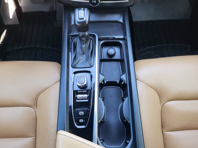 Used 2018 Volvo XC60 T5 Momentum w/ Convenience Package AWD/4WD image 19