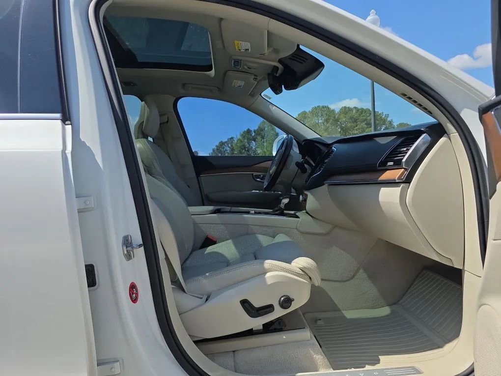 Used 2016 Volvo XC90 T6 Inscription w/ Vision Package image 51