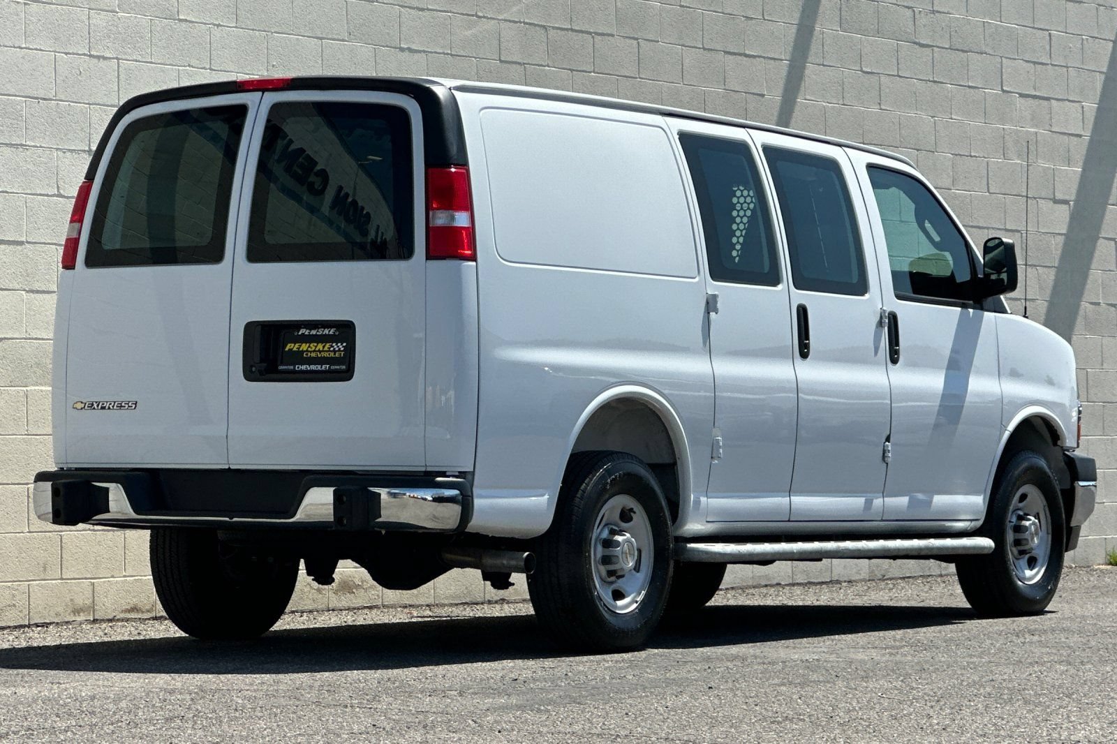 Certified 2025 Chevrolet Express 2500 w/ Driver Convenience Package RWD image 4