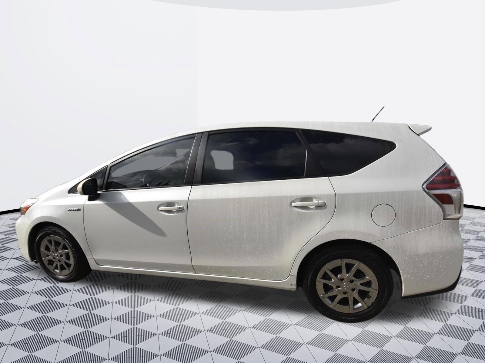 Used 2013 Toyota Prius V Three FWD image 2