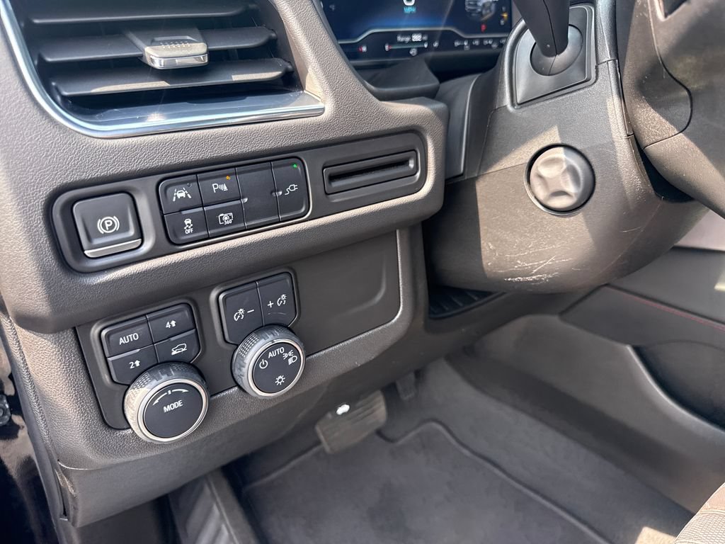 Used 2022 Chevrolet Tahoe RST w/ Luxury Package AWD/4WD image 31