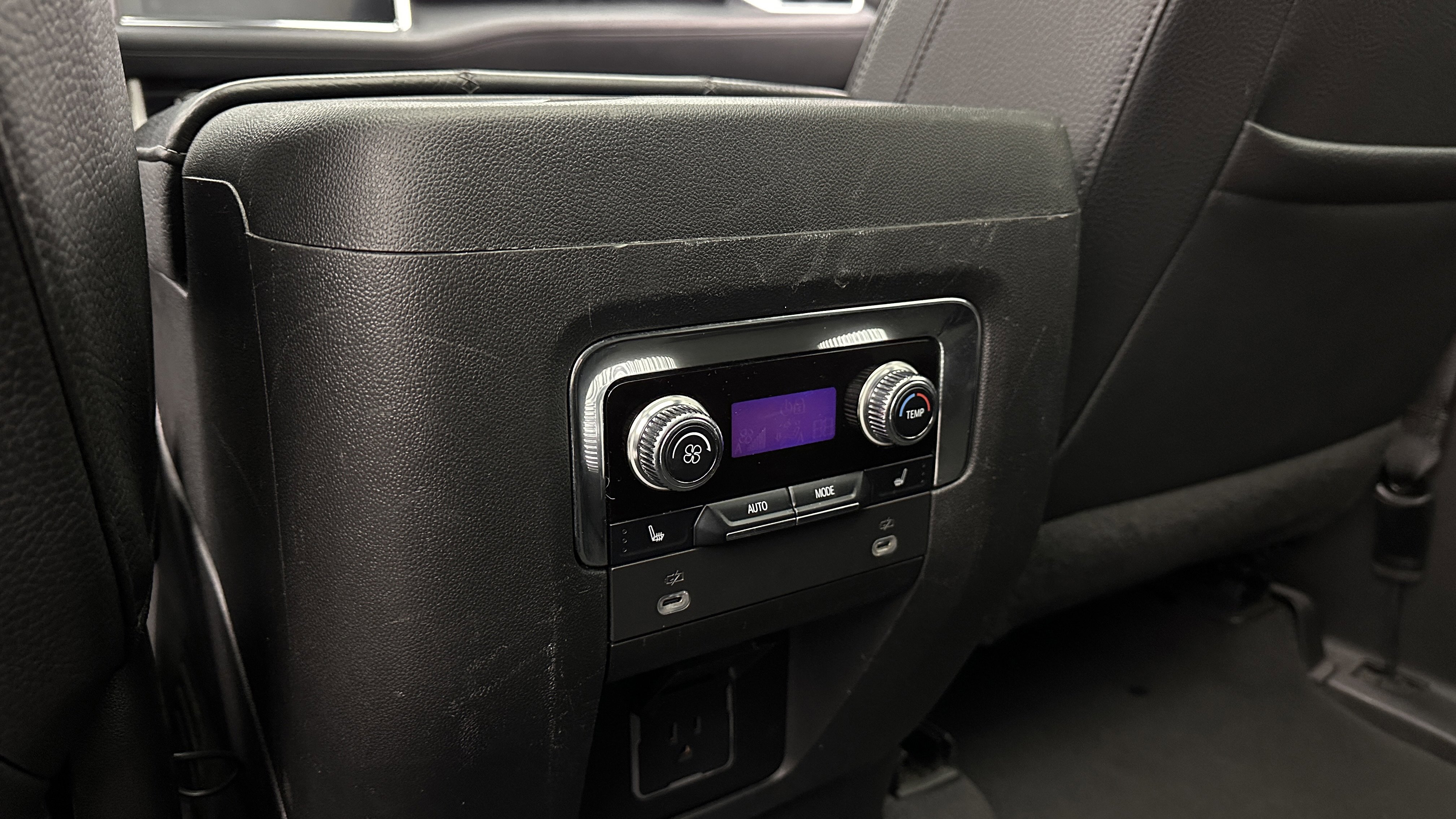 Used 2023 GMC Yukon XL Denali RWD image 29