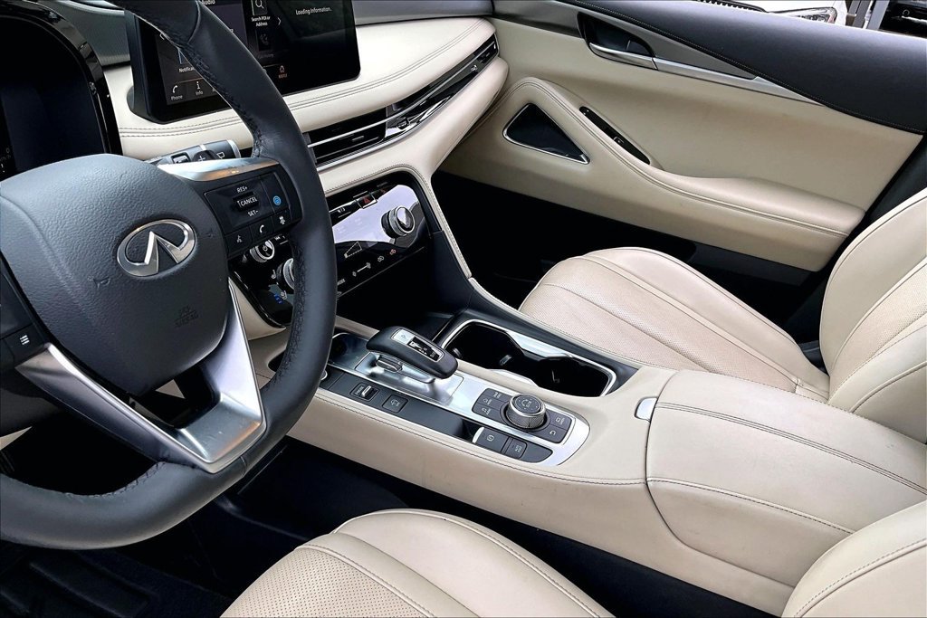 Certified 2025 INFINITI QX60 Luxe FWD image 14