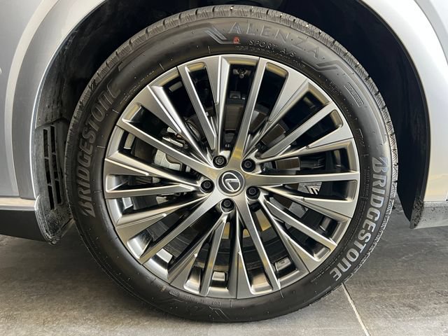 Used 2025 Lexus RX 450h AWD w/ Convenience Package image 11