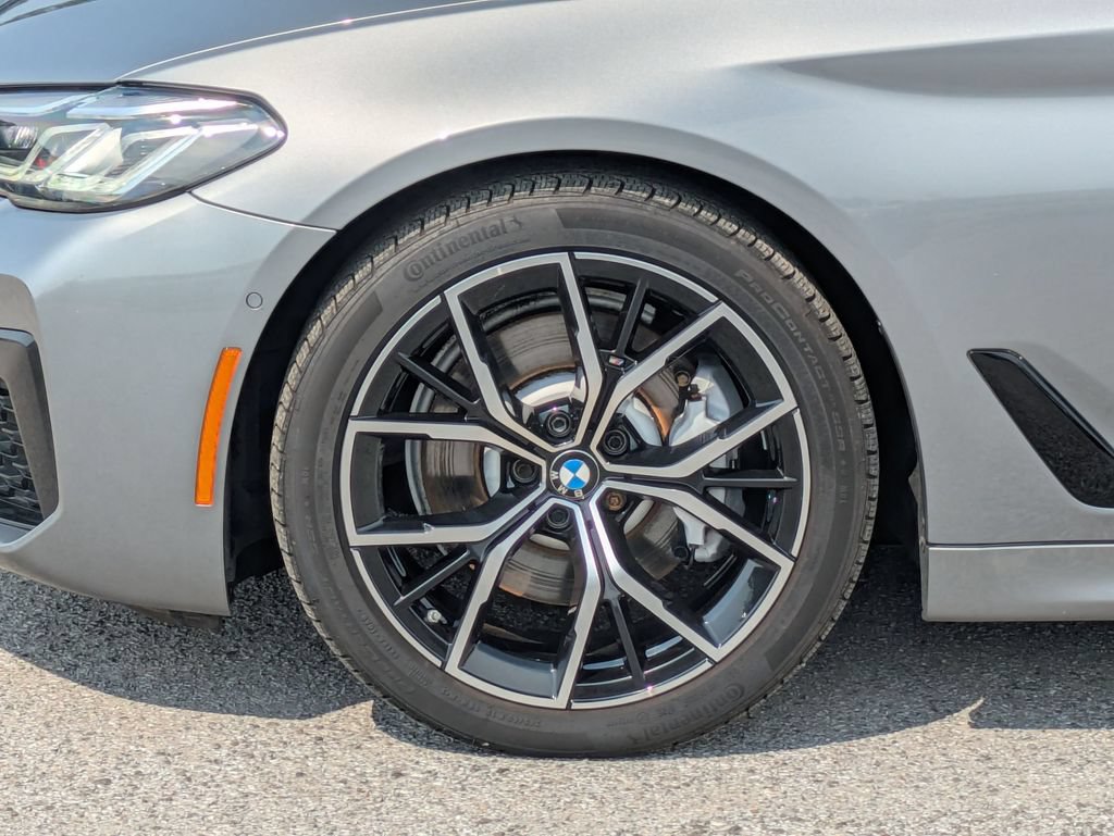 Used 2023 BMW 530i w/ M Sport Package RWD image 9