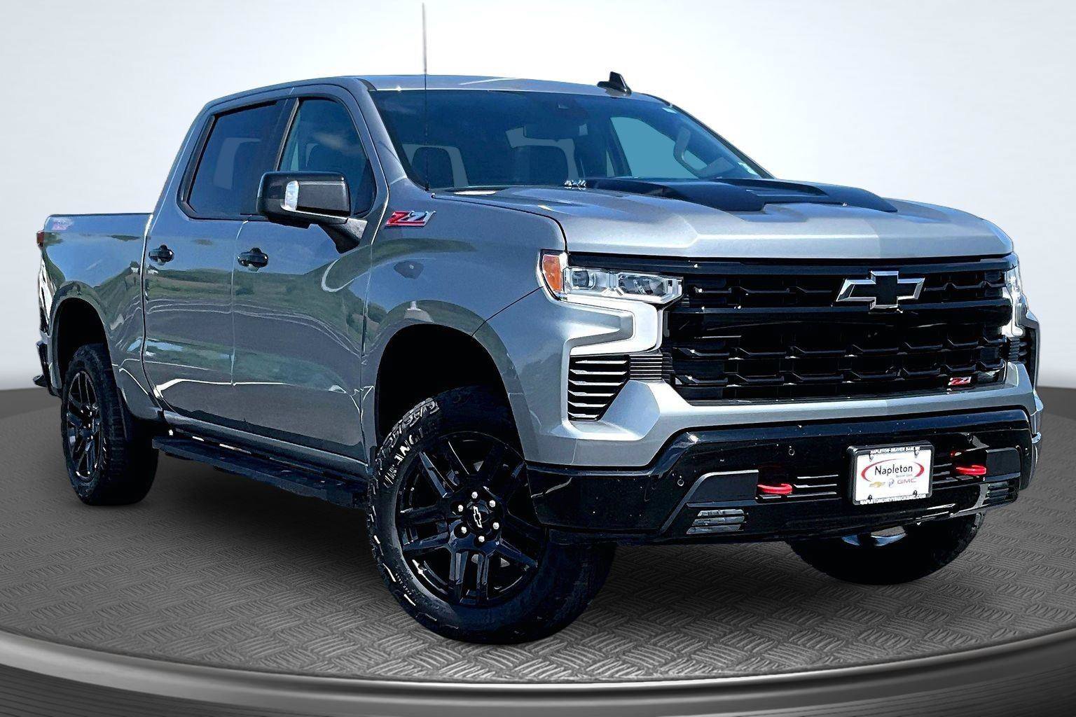 Used 2024 Chevrolet Silverado 1500 LT Trail Boss w/ LT Trail Boss Premium Package AWD/4WD image 13