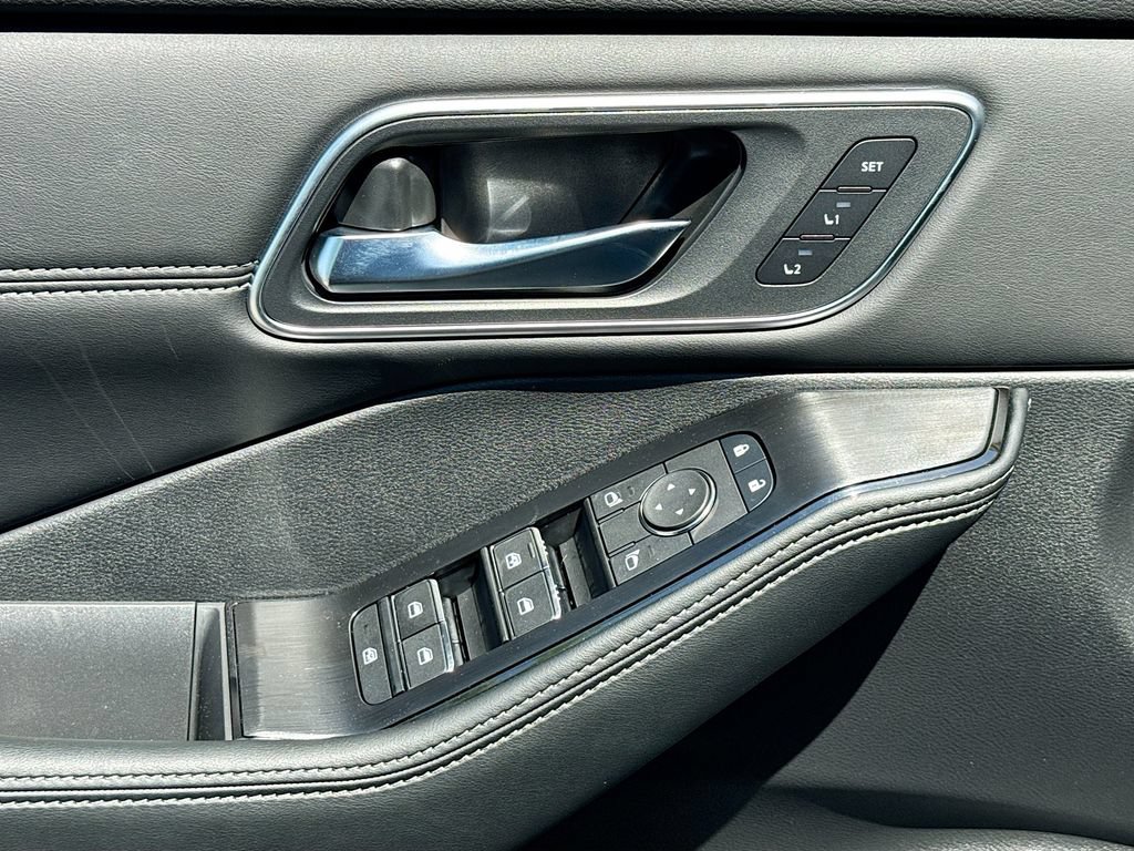 New 2026 Nissan Rogue Platinum AWD/4WD image 23