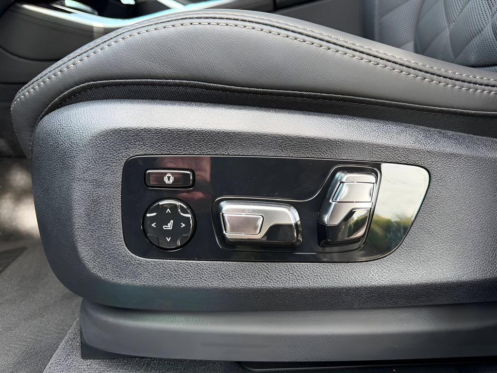 New 2026 BMW X5 sDrive40i w/ M Sport Package RWD image 11
