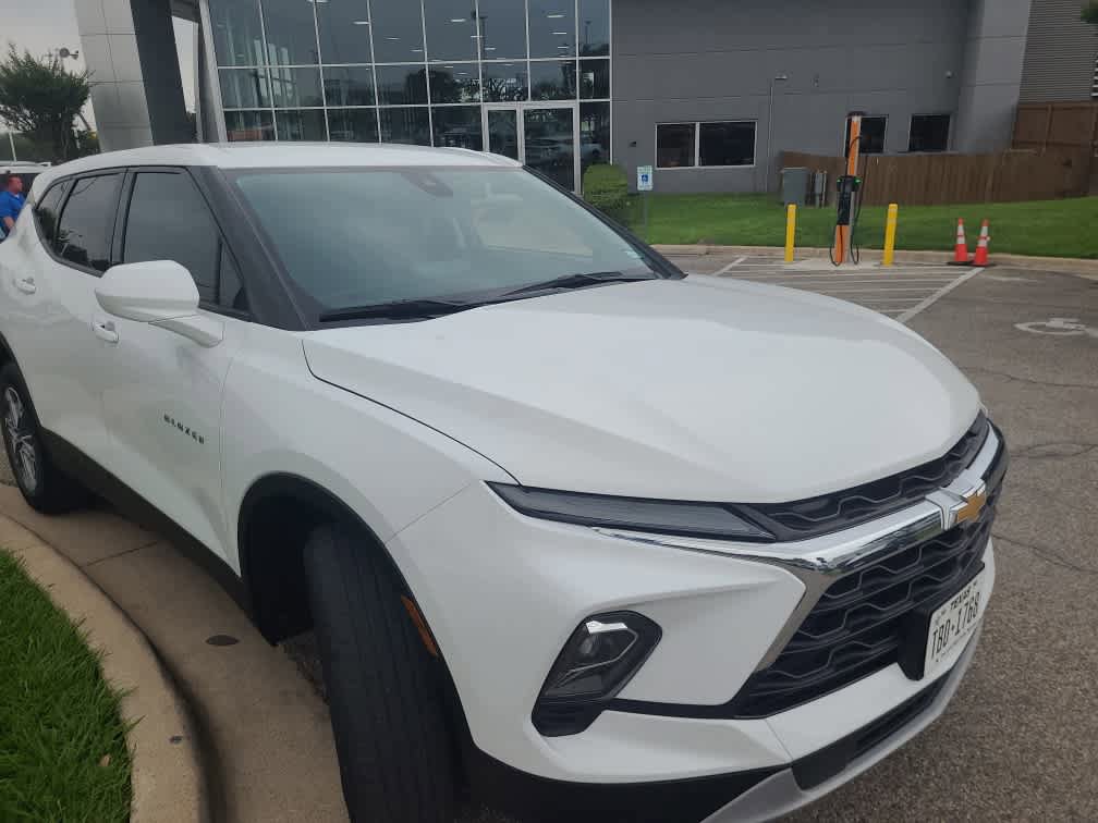 Used 2023 Chevrolet Blazer LT w/ Driver Confidence Package FWD image 4