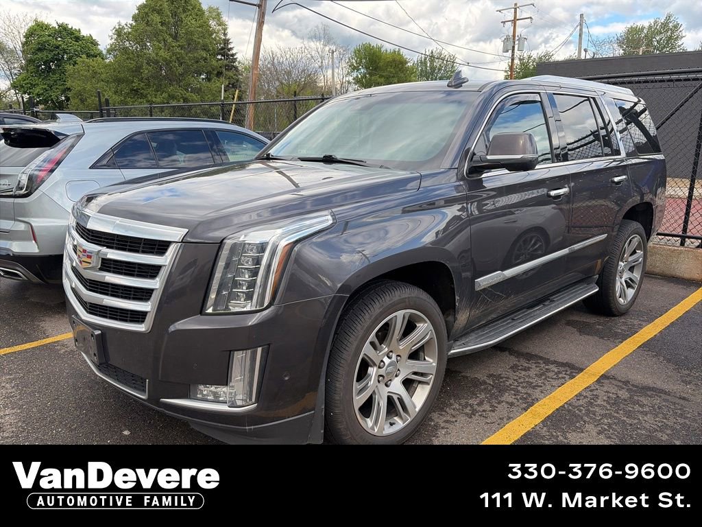 Used 2017 Cadillac Escalade Luxury AWD/4WD image 1