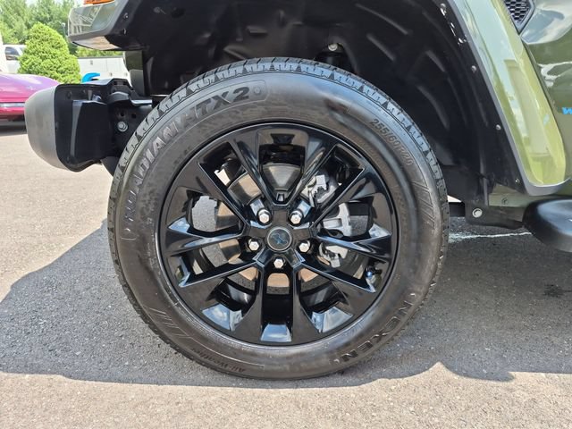 Used 2024 Jeep Wrangler Unlimited Sahara w/ Technology Group AWD/4WD image 35