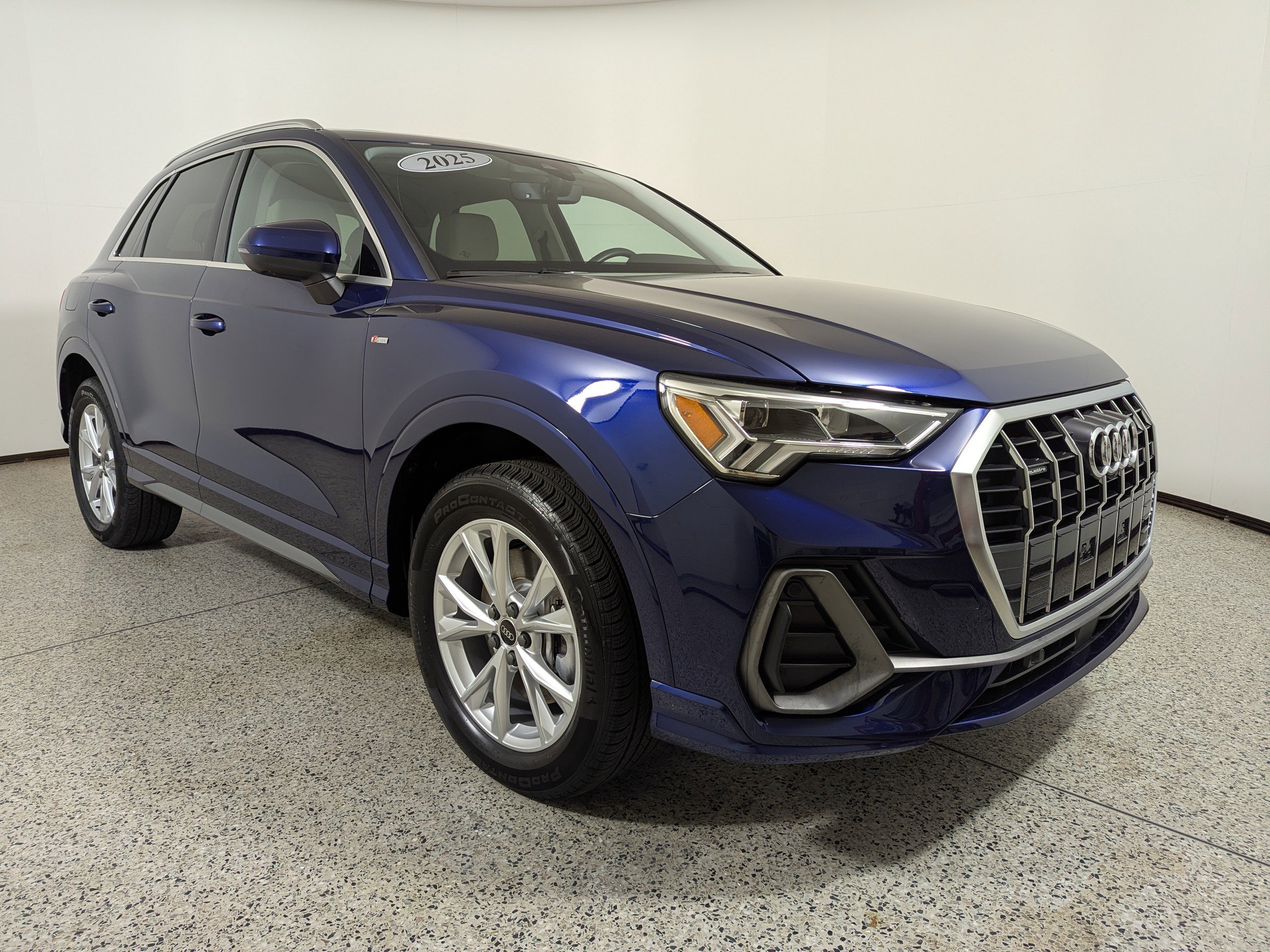 Certified 2025 Audi Q3 2.0T Premium Plus w/ Premium Plus Package image 1