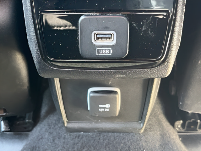 Used 2024 Jeep Compass Latitude AWD/4WD image 31