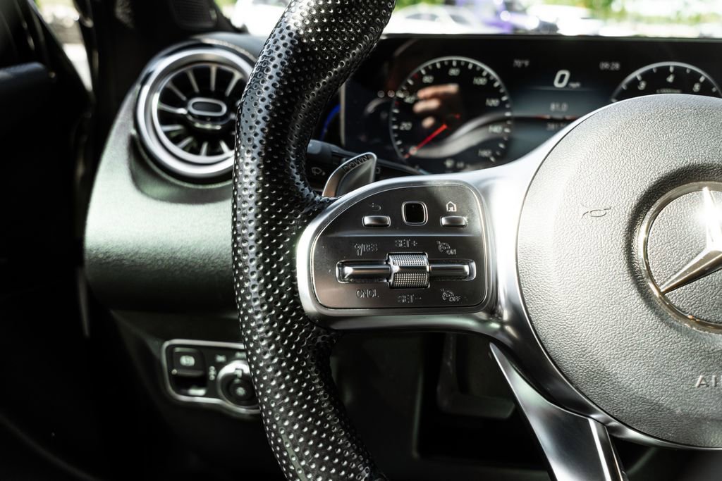Used 2022 Mercedes-Benz GLB 35 AMG 4MATIC image 21
