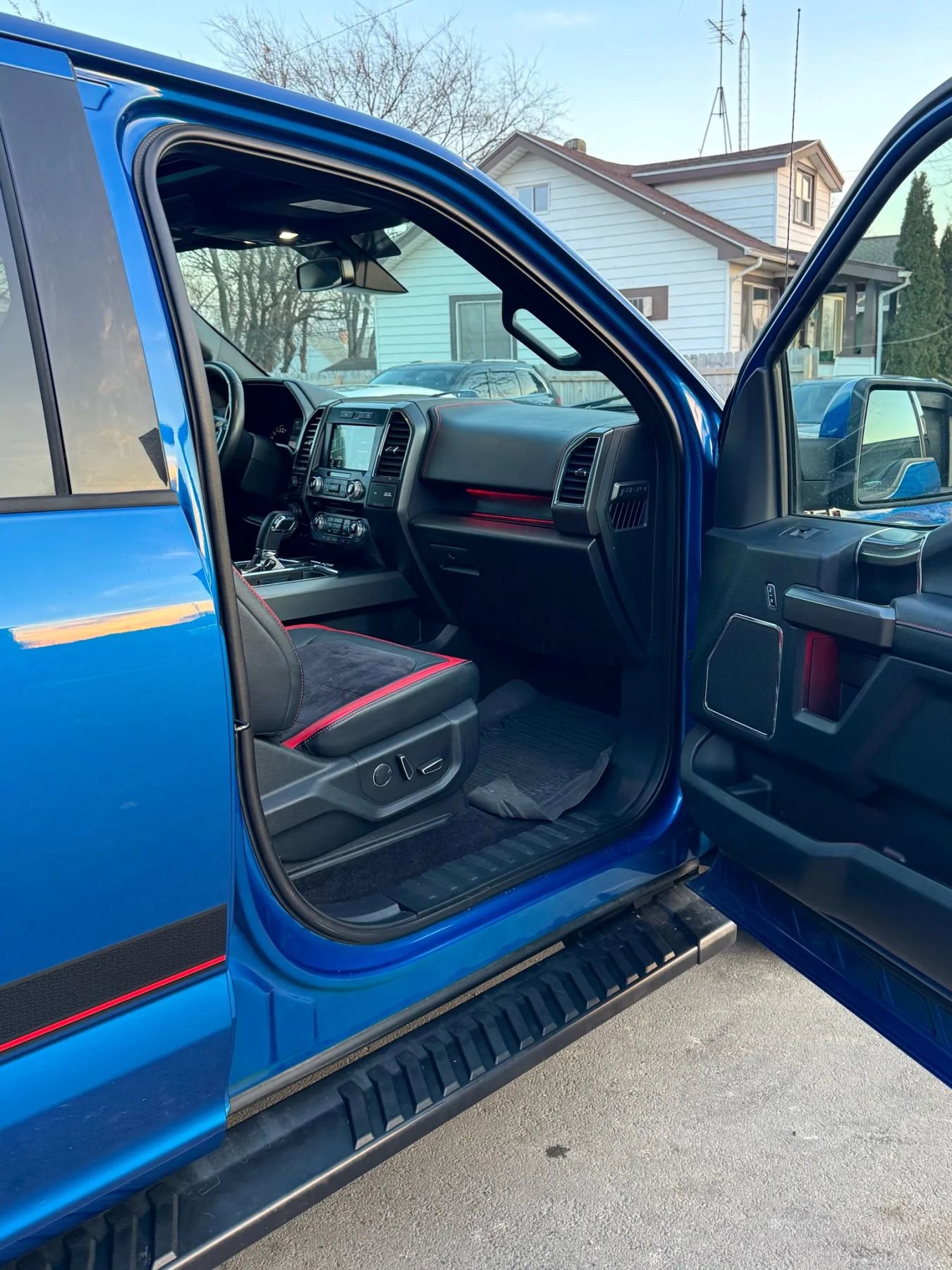 Used 2017 Ford F150 Lariat w/ Equipment Group 502A Luxury image 28