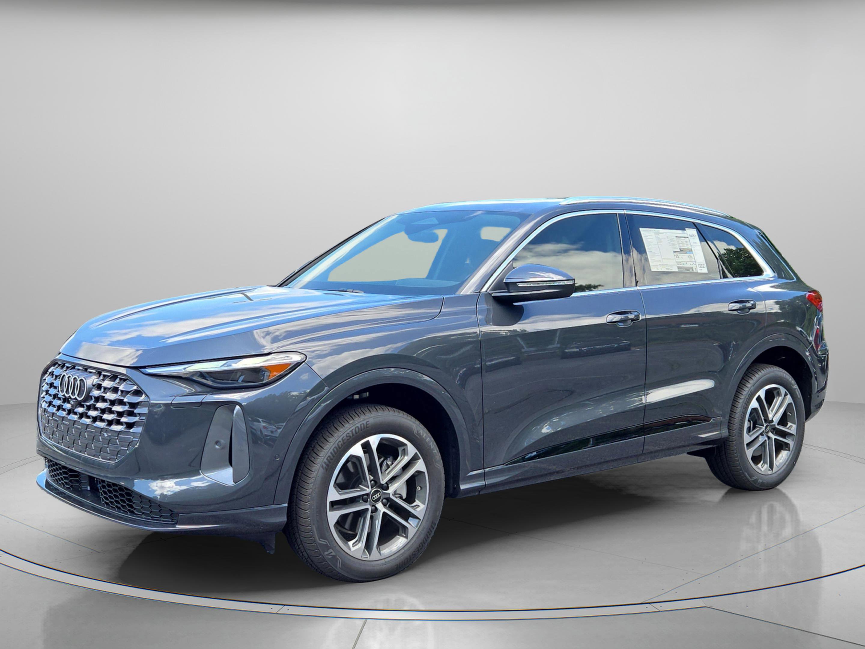 New 2025 Audi Q5 Premium w/ Convenience Package image 2