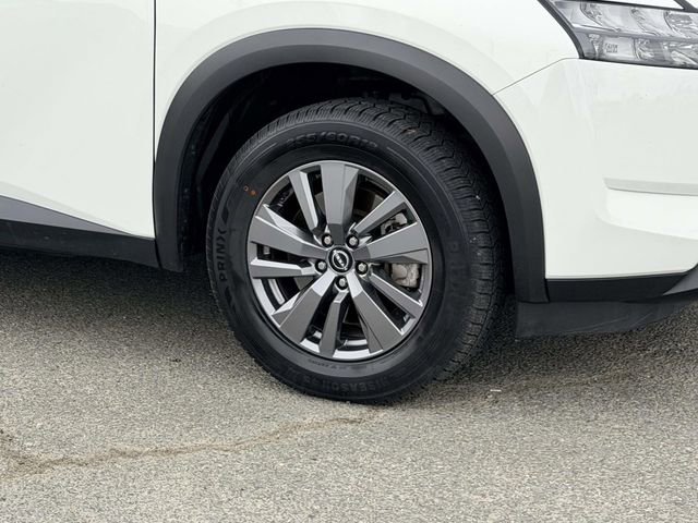Used 2025 Nissan Pathfinder SV image 7
