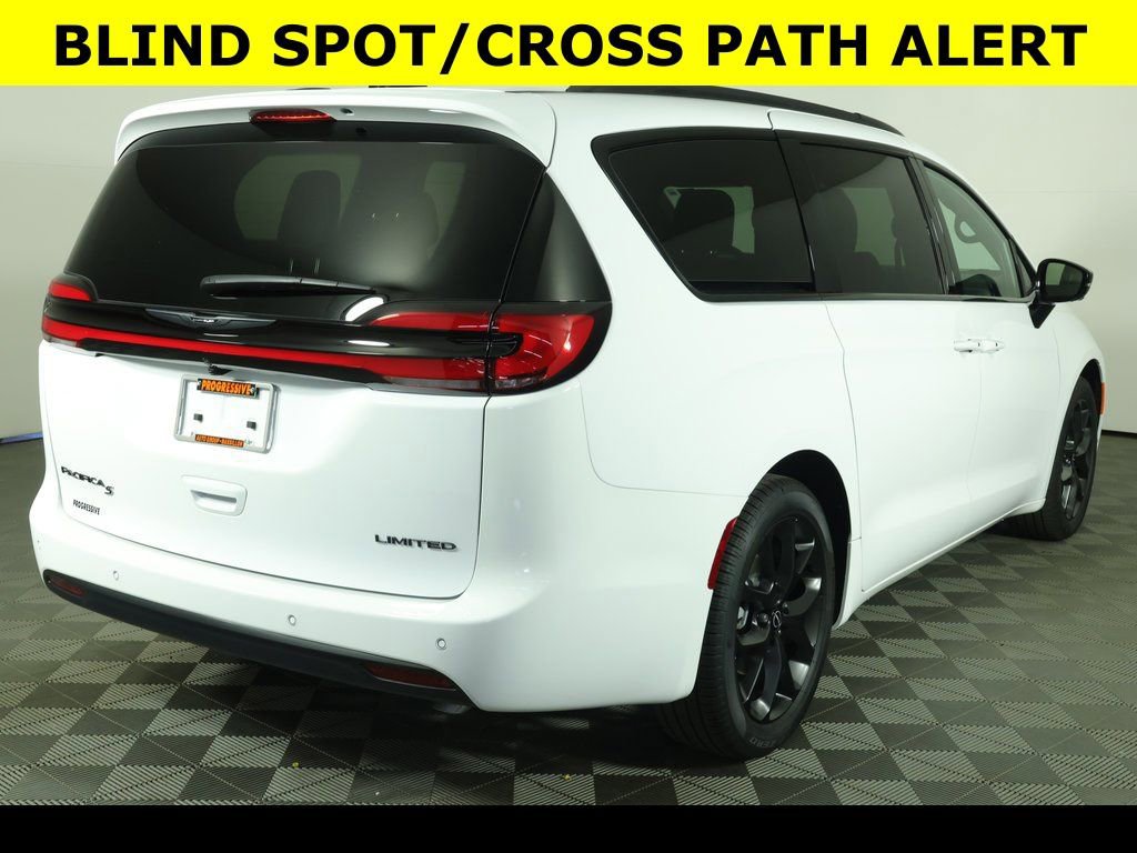 New 2026 Chrysler Pacifica Limited w/ S Appearance Package image 10