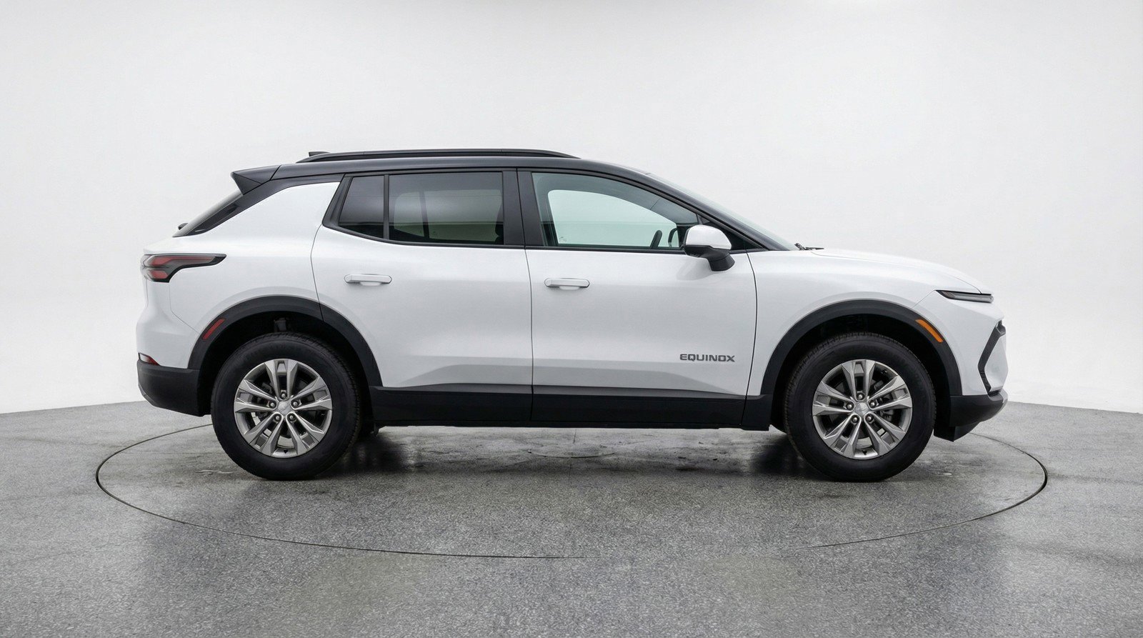Used 2025 Chevrolet Equinox LT FWD image 11