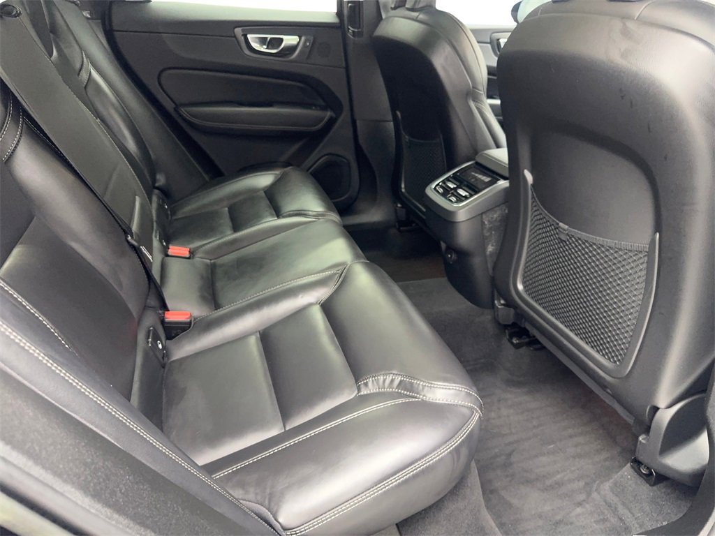 Used 2022 Volvo XC60 B5 Inscription w/ Protection Package Premier image 39