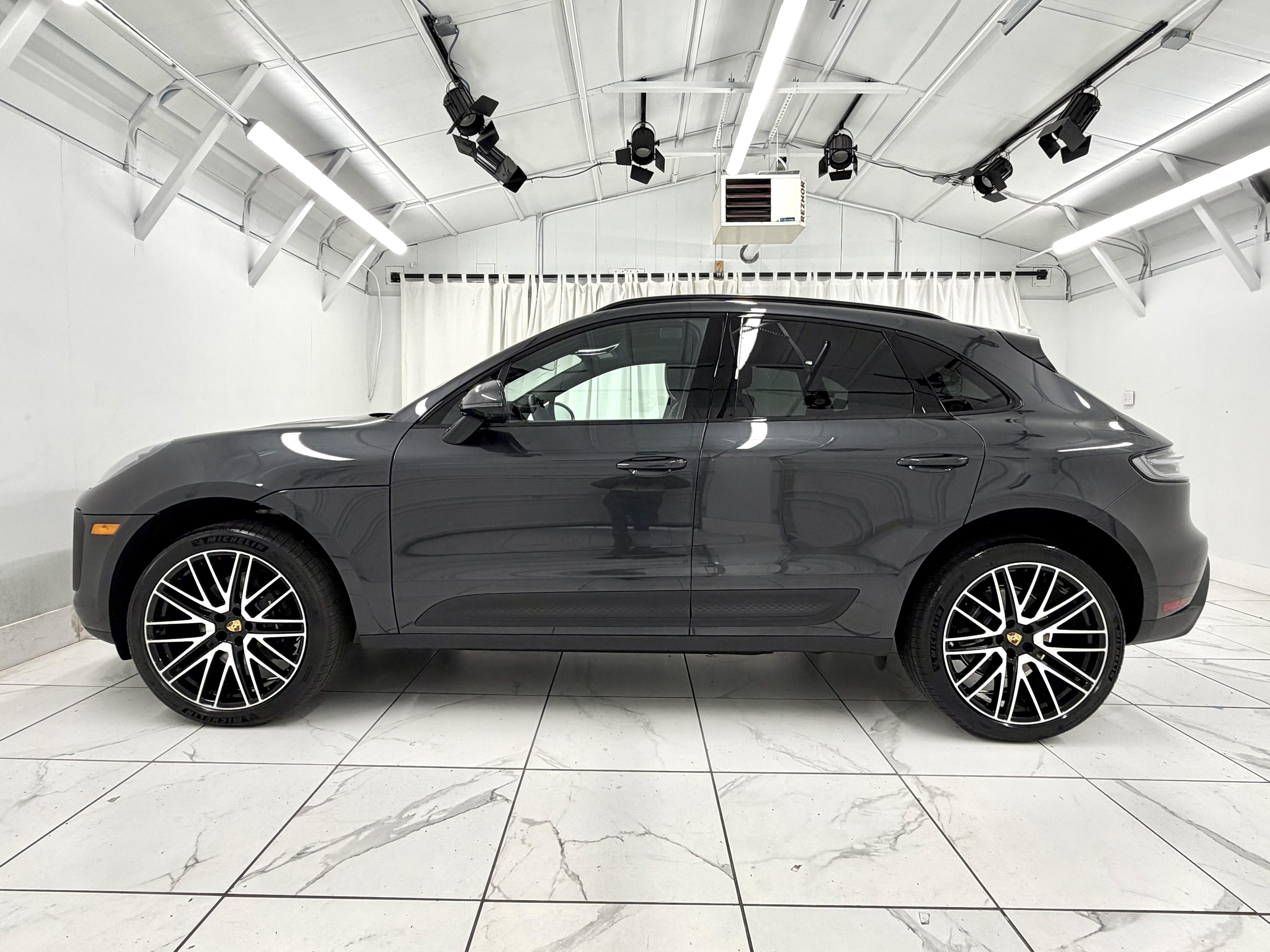 Certified 2026 Porsche Macan AWD/4WD image 15