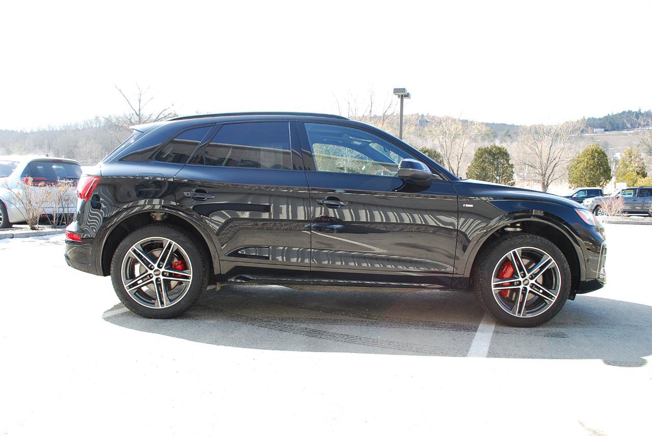Used 2025 Audi Q5 e Prestige w/ Prestige Package image 2