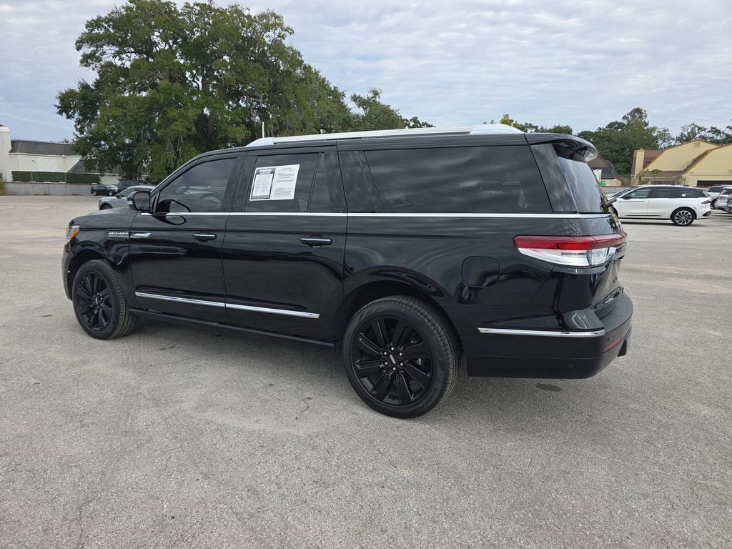 Used 2023 Lincoln Navigator L Reserve image 6