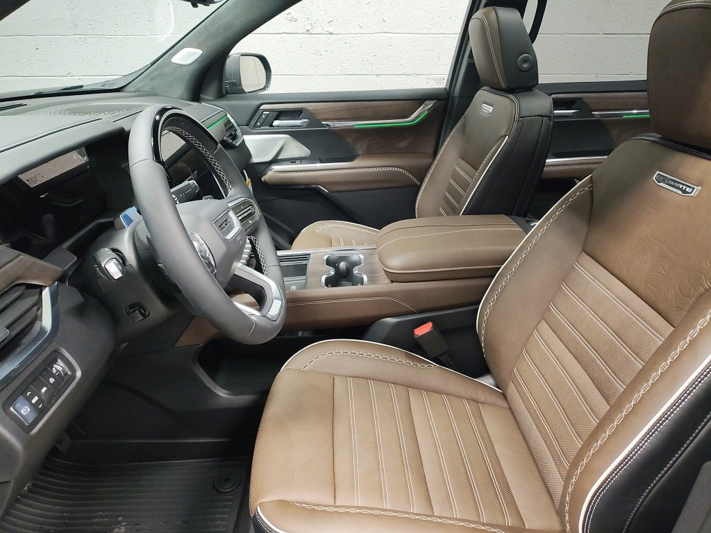 New 2026 GMC Acadia Denali Ultimate w/ LPO, Floor Liner Package image 24