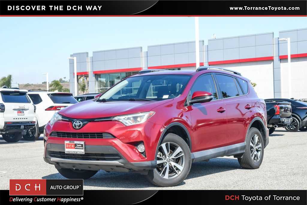 Used 2018 Toyota RAV4 XLE FWD image 1