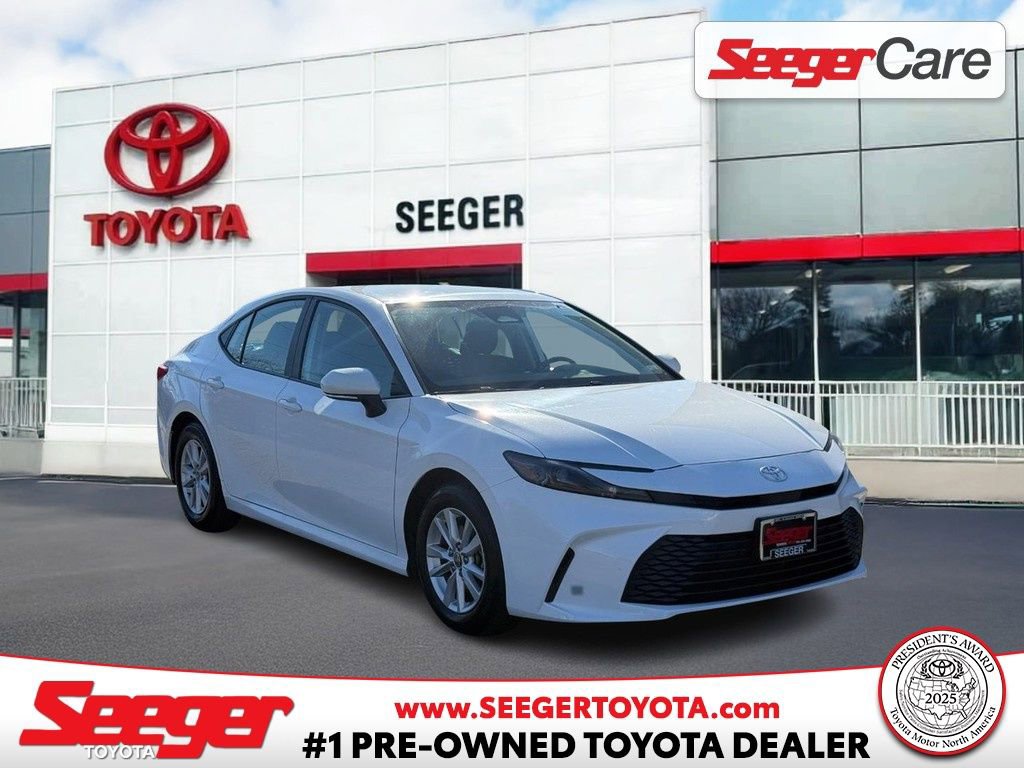 Used 2025 Toyota Camry LE FWD image 1
