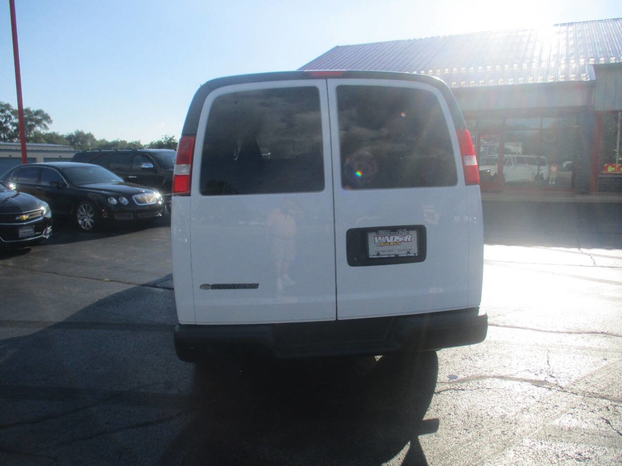 Used 2022 Chevrolet Express 3500 LS image 7
