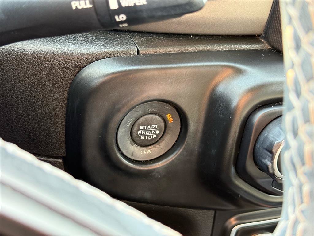 Used 2021 Jeep Gladiator Sport AWD/4WD image 23