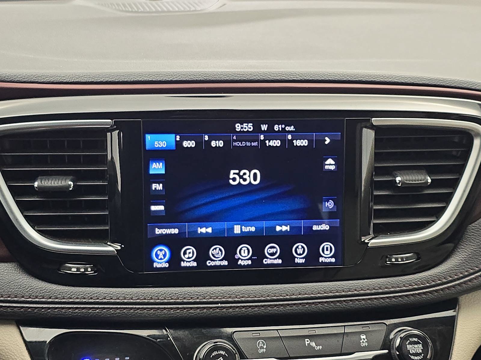 Used 2017 Chrysler Pacifica Limited w/ UConnect Theater Package FWD image 22