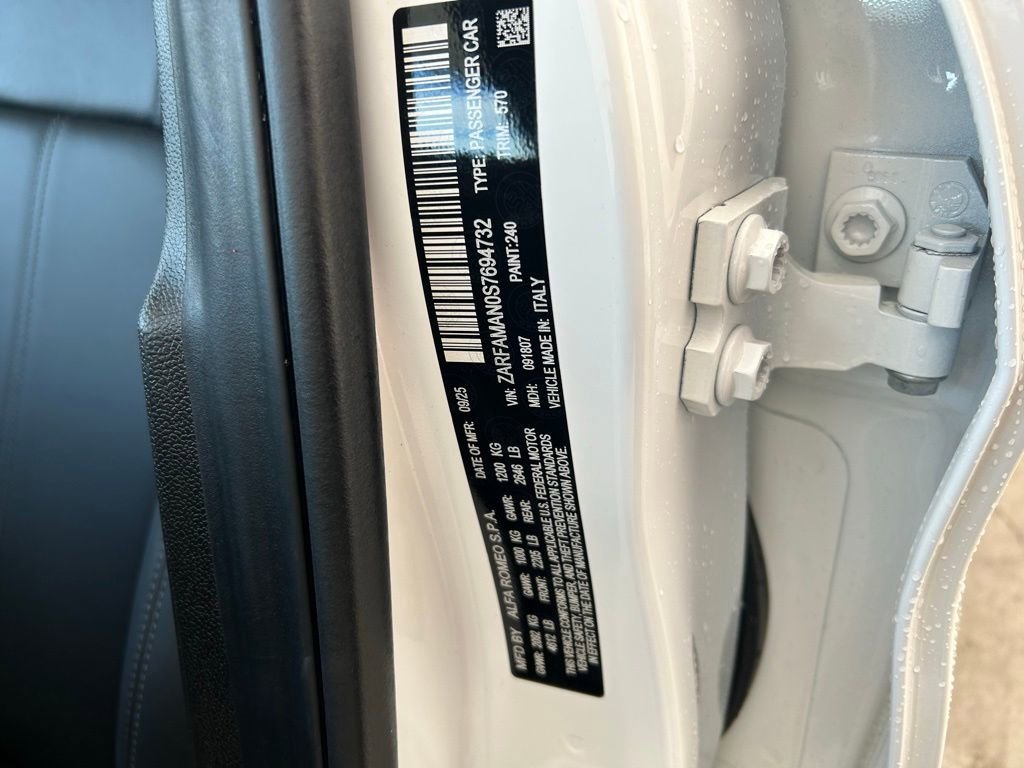 New 2025 Alfa Romeo Giulia w/ Driving Assist Package image 43