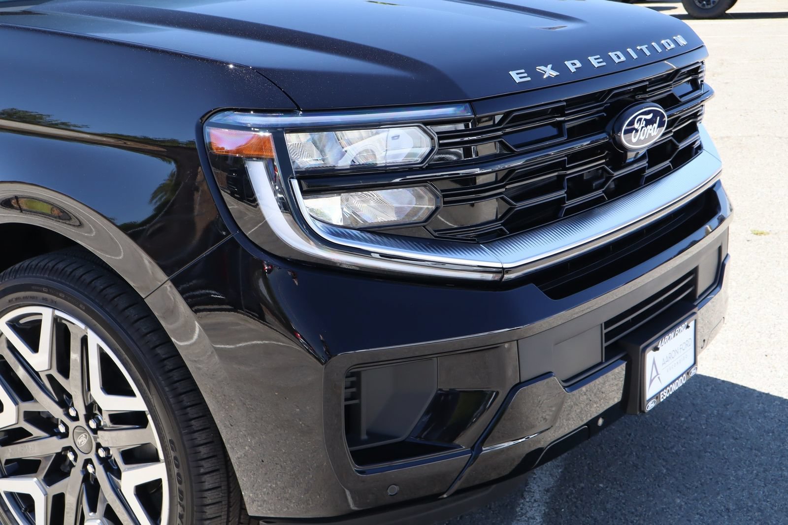 New 2027 Ford Expedition Max Platinum w/ Platinum Ultimate Package AWD/4WD image 9