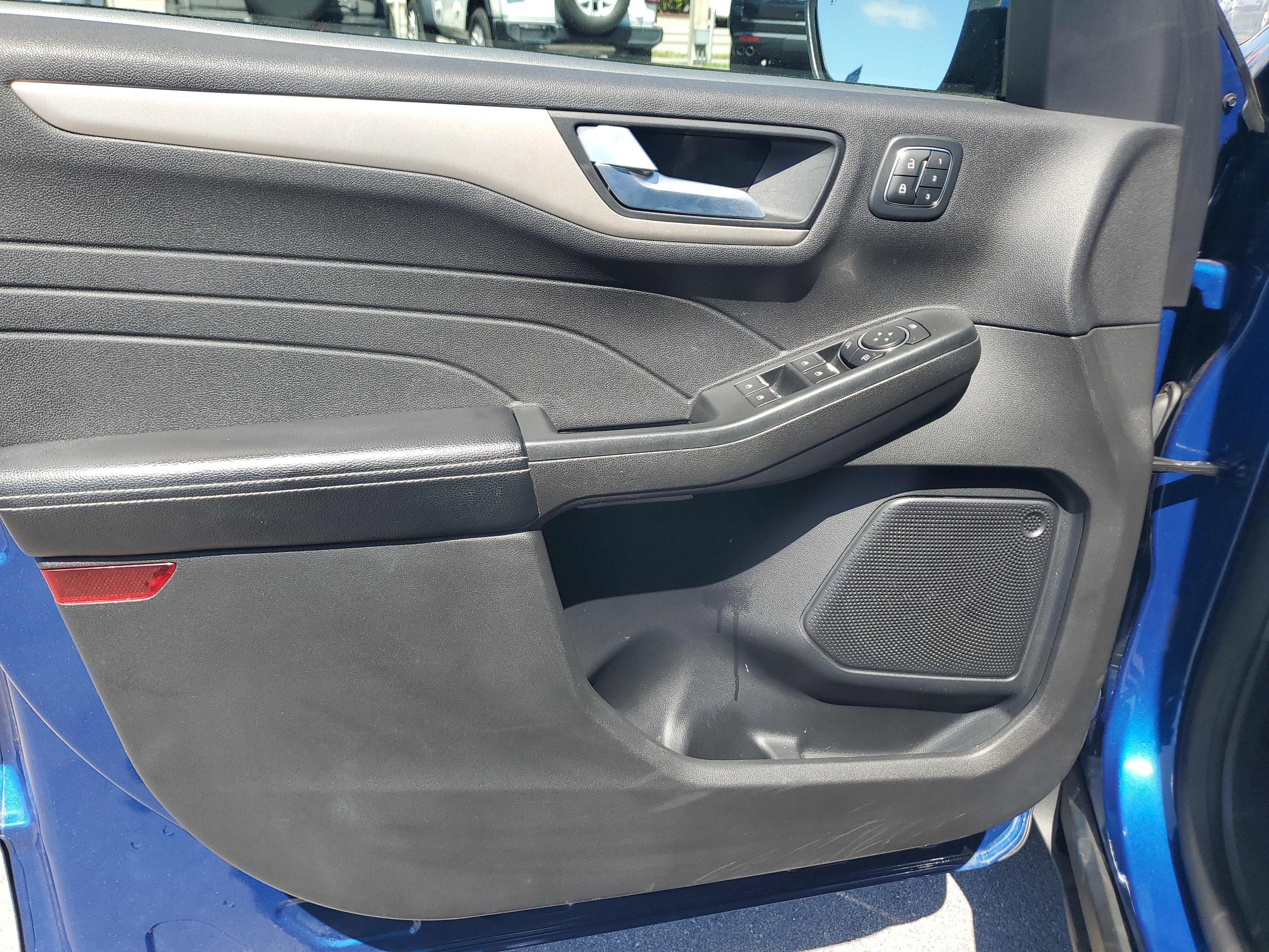 Used 2022 Ford Escape SEL w/ Technology Package image 27