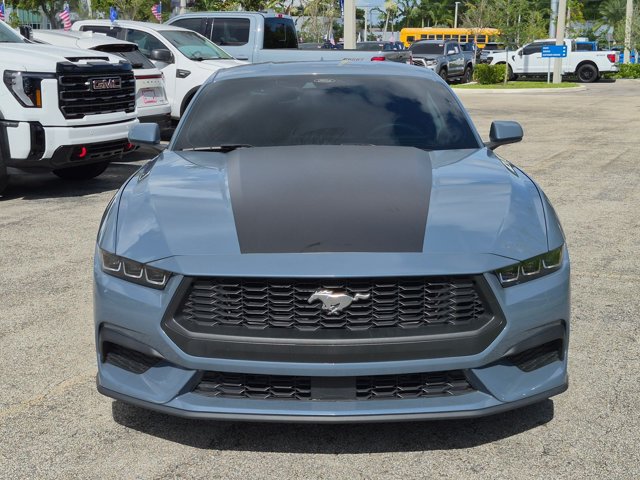 Used 2024 Ford Mustang Coupe RWD image 2