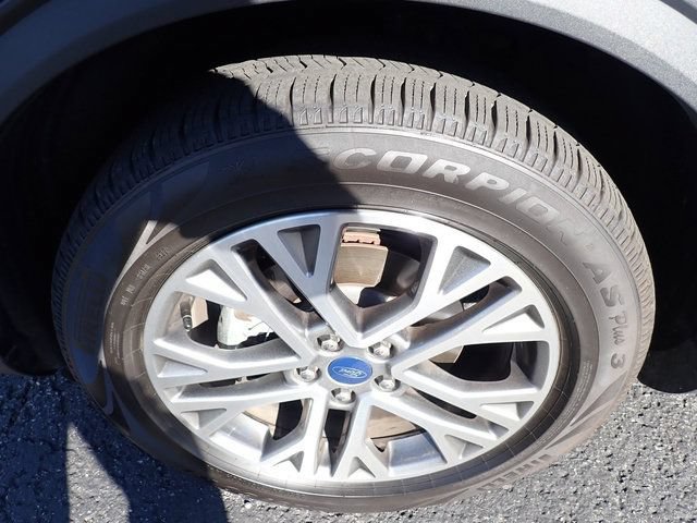 Used 2022 Ford Escape SEL w/ Technology Package AWD/4WD image 10