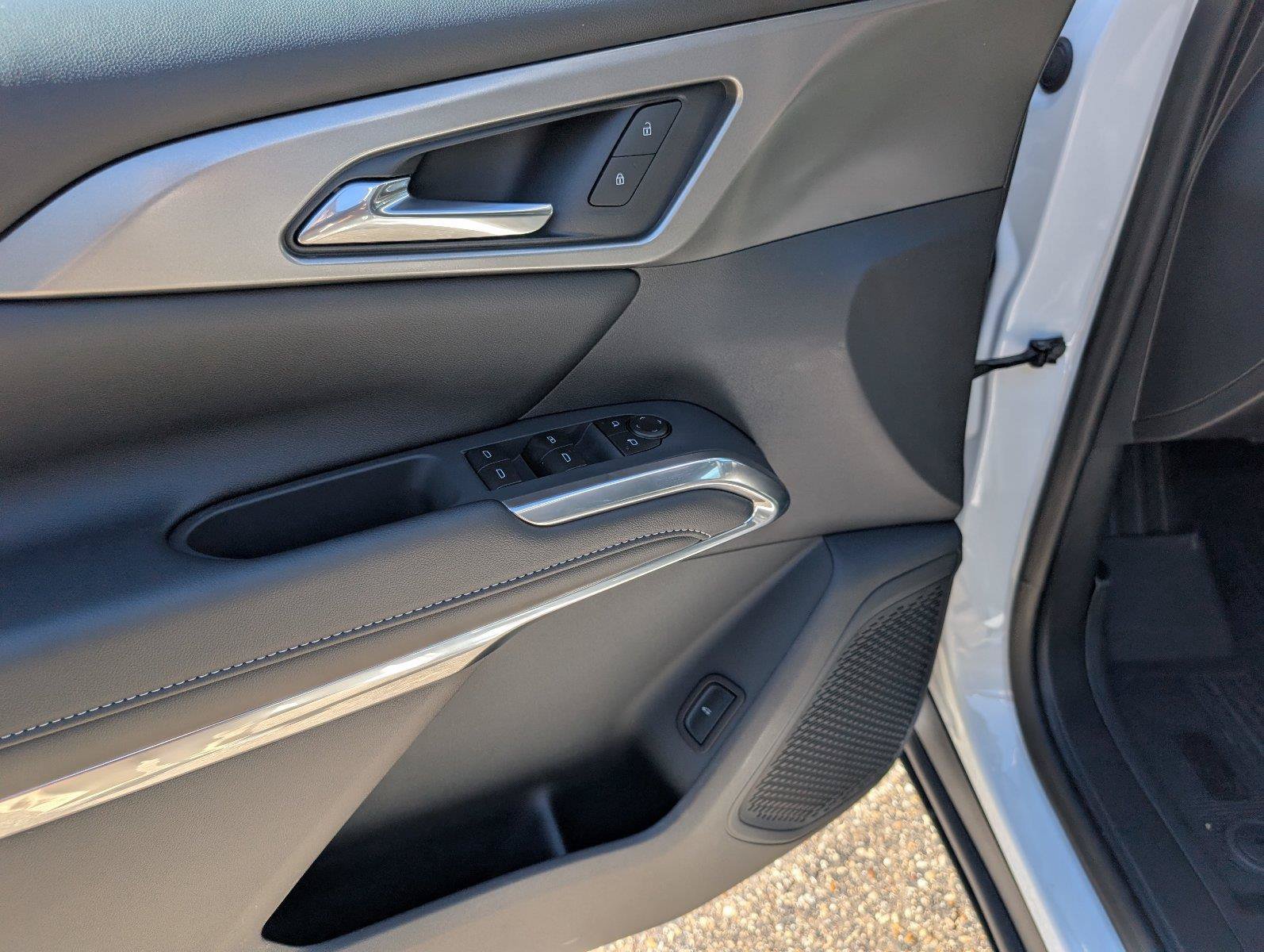 New 2027 Chevrolet Traverse LT w/ Driver Confidence Package FWD image 13