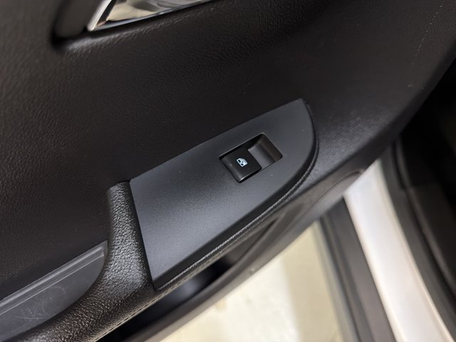 Used 2015 Chevrolet Volt w/ Enhanced Safety Package 1 FWD image 25