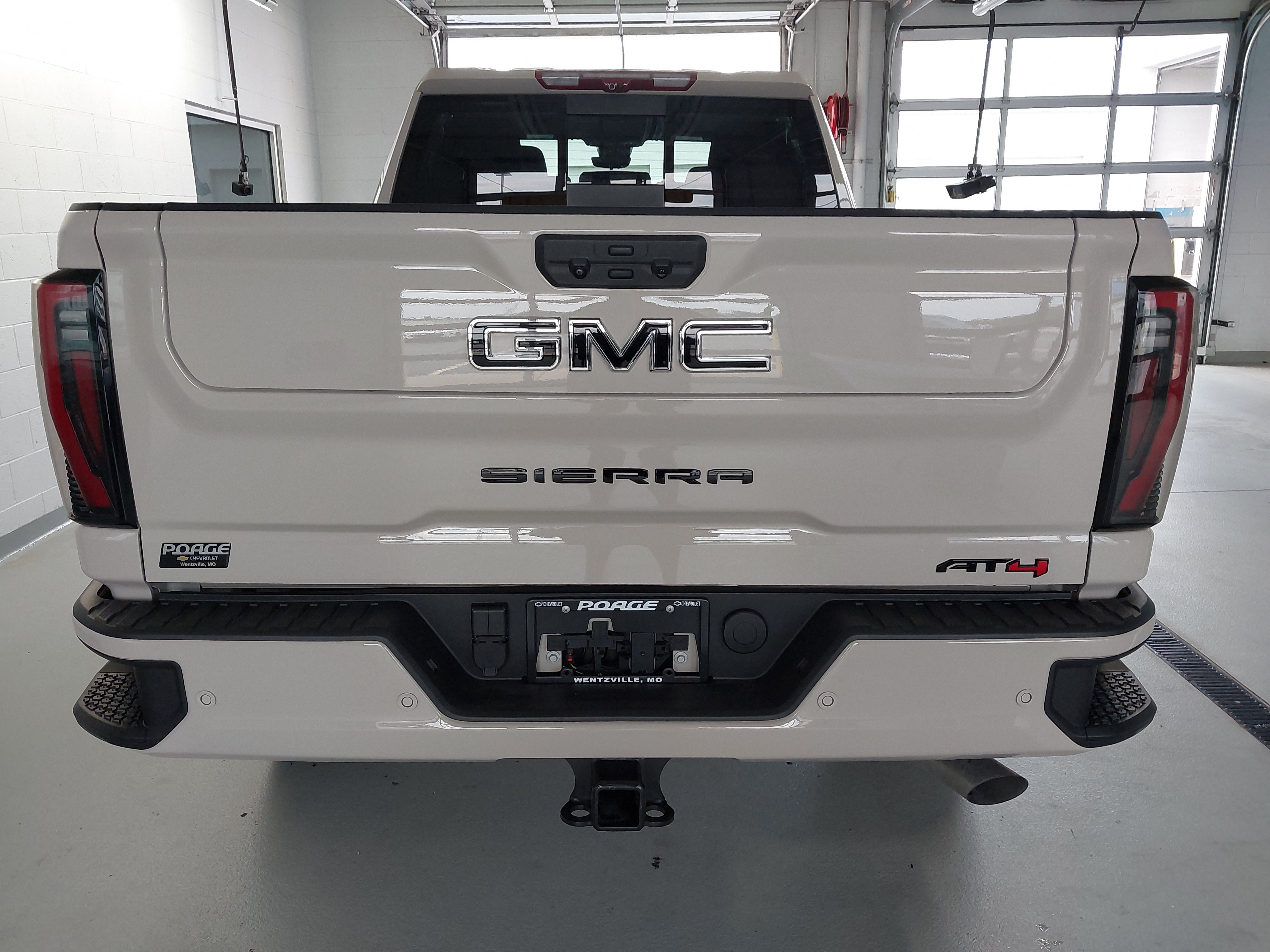 Used 2026 GMC Sierra 2500 AT4 w/ AT4 Premium Plus Package AWD/4WD image 33