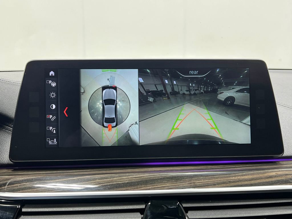 Used 2018 BMW M550i xDrive image 11