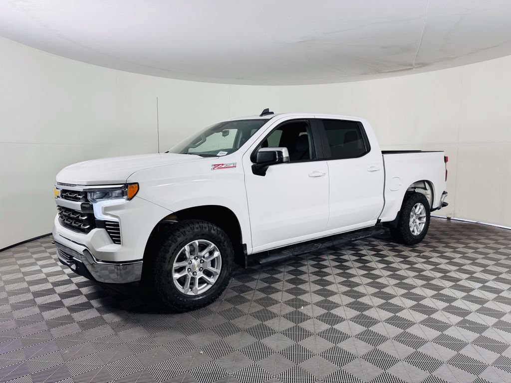 Used 2023 Chevrolet Silverado 1500 LT w/ Z71 Off-Road Package AWD/4WD image 4