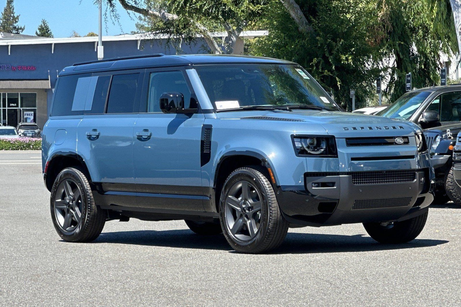 New 2026 Land Rover Defender 110 X-Dynamic SE AWD/4WD image 5