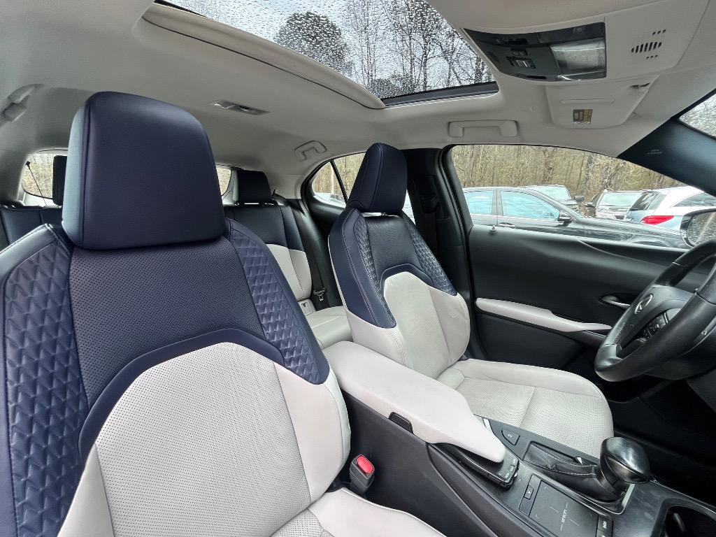 Used 2021 Lexus UX 200 w/ Premium Package image 52